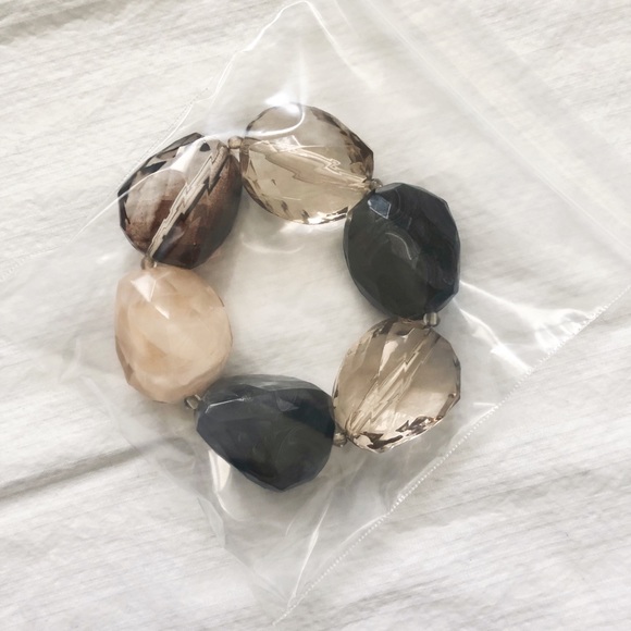 4/$22 Multi Faceted Faux Gemstone Stretch Bracelet - Picture 11 of 13